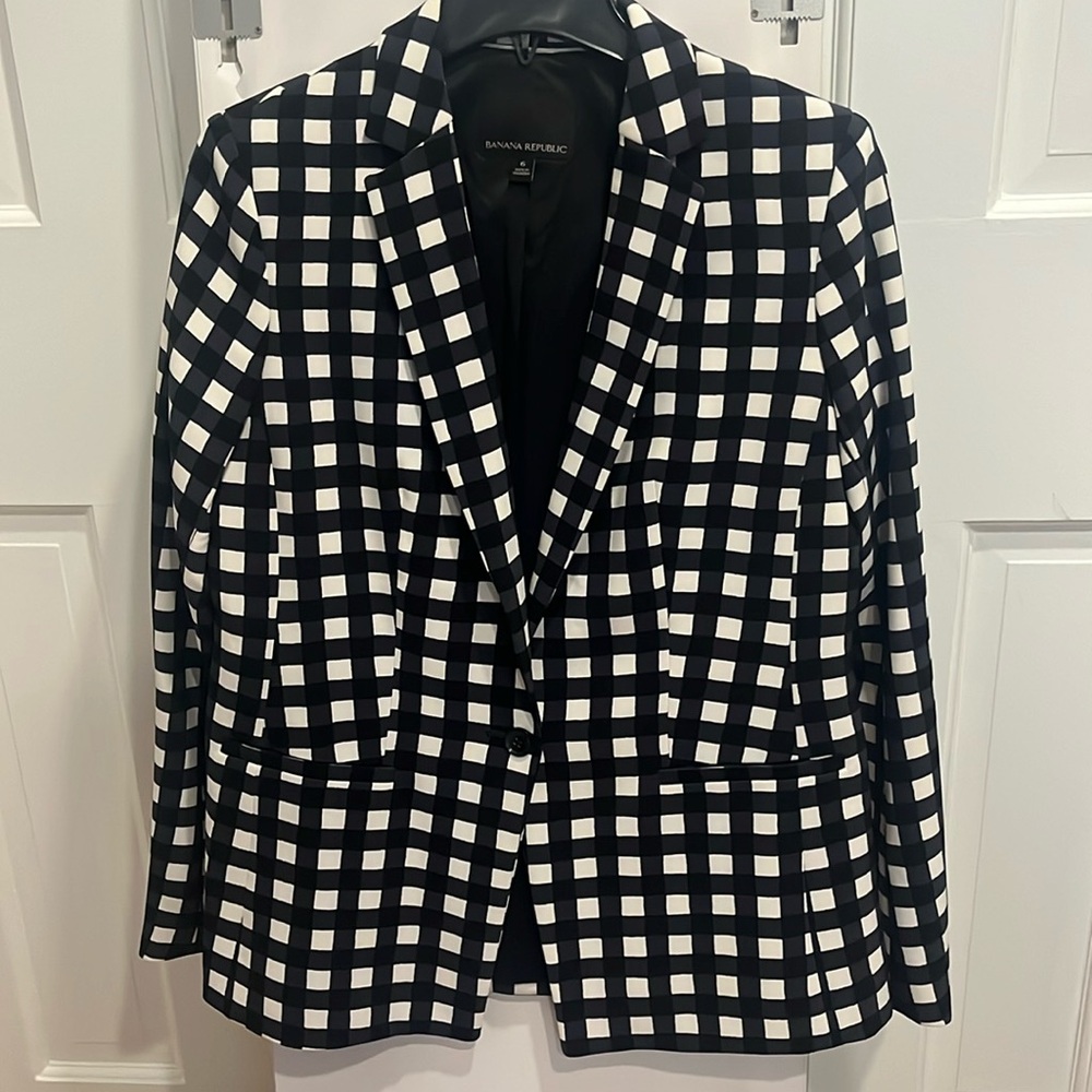 Banana Republic plaid blazer size 6, very good used condition